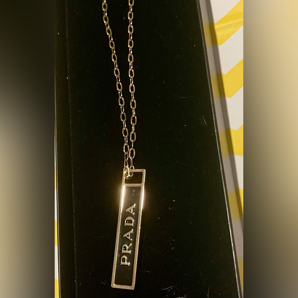PRADA Zipper Tab - Picture 6 of 7